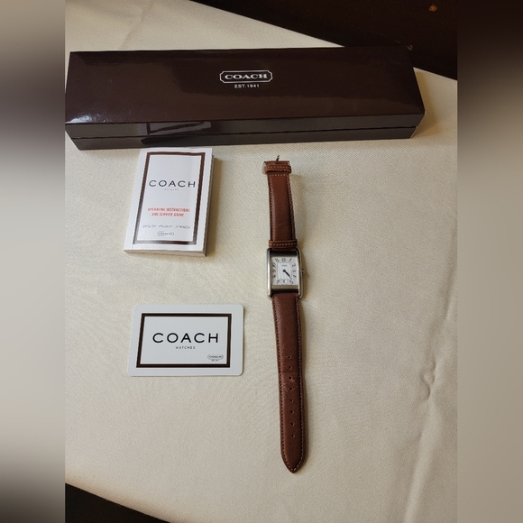 Coach Brown Leather Watch Vintage (Needs Battery). - Picture 3 of 4